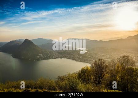 Panorama, vue sur Lugano depuis Monte Bre, Lugano, Lac de Lugano, Lago di Lugano, Tessin, Suisse Banque D'Images