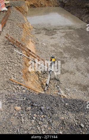 Dispositif de nivellement pour déterminer la hauteur sur un chantier de construction Banque D'Images