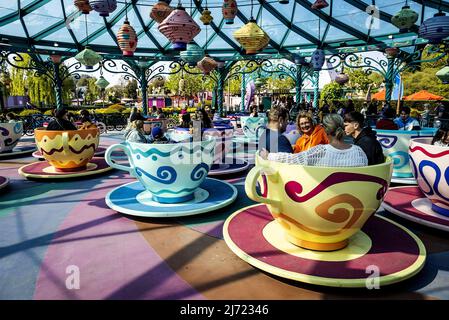 2022-05-03 10:57:36 03-05-2022, Paris - beaucoup de Hollandais sont en vacances à Disneyland Paris en France. La foule à Disneyland Paris pendant les vacances de mai. Photo: ANP / Hollandse Hoogte / Jeffrey Groeneweg pays-bas sortie - belgique sortie Banque D'Images