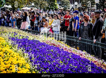 2022-05-03 12:34:17 03-05-2022, Paris - beaucoup de Hollandais sont en vacances à Disneyland Paris en France. La foule à Disneyland Paris pendant les vacances de mai. Photo: ANP / Hollandse Hoogte / Jeffrey Groeneweg pays-bas sortie - belgique sortie Banque D'Images