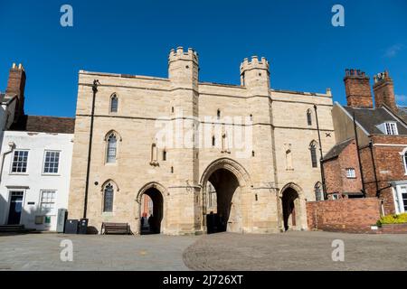 La porte de l'Échiquier en pierre a construit 14th siècle de construction entre la cathédrale et le château de Lincoln vieille ville 2022 Banque D'Images