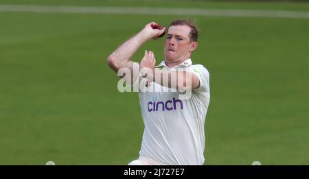 Londres, Royaume-Uni. 5 mai 2022, le bowling Tom Taylor de Northamptonshire, à Surrey, prend le Northamptonshire au championnat du comté de Kia Oval, le premier jour. David Rowe/Alay Live News. Banque D'Images