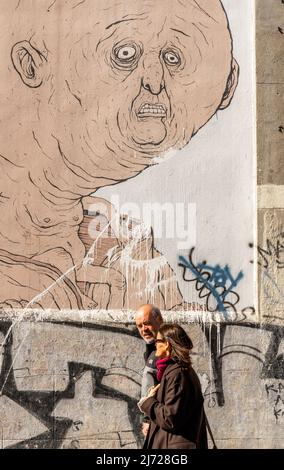 Artiste Nemo fresque murale du cerveau sur le mur - Calle de Miguel Servet, Lavapiez, Madrid, Espagne Banque D'Images