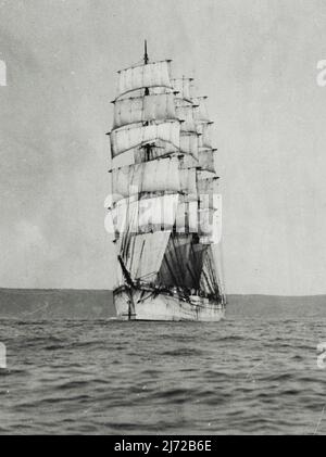 Majestueuse Sail Ships Home dans la course Ocean grain de 15 000 miles -- la 'Herzogin Cecilie' approche Falmouth après son long voyage depuis l'Australie. 27 mai 1932. (Photo de Totopique Press Agency Ltd.). Banque D'Images