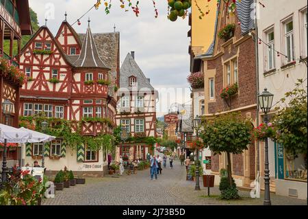 Bacharach, Rhénanie-Palatinat / Allemagne - sept 21 2011: Touristes à Bacharach Allemagne, le long du Rhin Banque D'Images