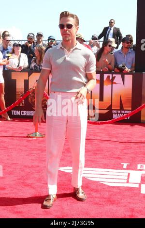 San Diego, Californie. 4th mai 2022. Derek Hough aux arrivées pour LE TOP CANON: MAVERICK Premiere, USS Midway Museum, San Diego, CA 4 mai 2022. Crédit : Priscilla Grant/Everett Collection/Alay Live News Banque D'Images