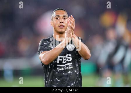 Rome, Italie, 5 mai 2022. Rome, Italie, 5 mai 2022. Youri Tielemans de Leicester City FC gestes pendant la Ligue de la Conférence de l'UEFA demi finale deuxième match entre AS Roma et Leicester City au Stadio Olimpico, Rome, Italie, le 5 mai 2022. Photo de Giuseppe Maffia. Credit: Giuseppe Maffia/Alay Live News Banque D'Images