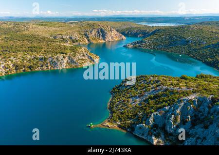 Vue aérienne d'un estuaire dans le parc national de Krka, Croatie Banque D'Images