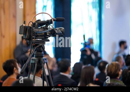 Bangkok, Thaïlande - 22 décembre 2020, Un magnétoscope, caméra professionnelle est installé et prêt à enregistrer l'intervieweur à Bangkok, Thaïlande. Banque D'Images