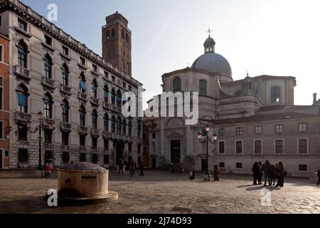 Italien Veneig Campo San Geremia -70 Palazzo Lábia erbaut Anfang 18 JH Campanile aus dem13 JH und Kreuzkuppelkirche San Geremia erbaut von Carlo Corb Banque D'Images