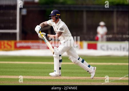 Ben Stokes de Durham se batte pendant la deuxième journée du LV= Insurance County Championship division Two match à New Road, Worcester. Date de la photo: Vendredi 6 mai 2022. Banque D'Images