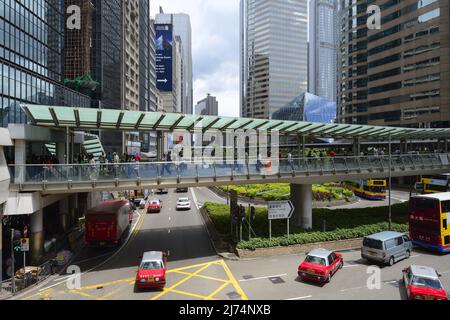 Pont piétonnier sur l'île centrale de Hiongkong, Chine, Hong Kong Banque D'Images