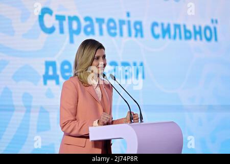 HUTA, UKRAINE - le 21 DÉCEMBRE 2021 - l'épouse du président ukrainien Olena Zelenska assiste à la Conférence des ambassadeurs de l'Ukraine 2021 'Demplomacy 30. Stratégie de l'État fort, Huta, région d'Ivano-Frankivsk, Ukraine occidentale. Photo de Ukrinform/ABACAPRESS.COM Banque D'Images