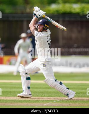 Ben Stokes de Durham se batte pendant la deuxième journée du LV= Insurance County Championship division Two match à New Road, Worcester. Date de la photo: Vendredi 6 mai 2022. Banque D'Images