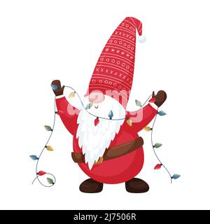 Un gnome de Noël avec une barbe dans un chapeau rouge tient une guirlande festive avec des ampoules dans ses mains. Le joli personnage de dessin animé du nouvel an est isolé sur un coup Illustration de Vecteur