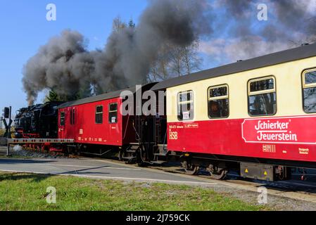 Train à vapeur Brockenbahn dans les montagnes Harz, Allemagne Banque D'Images