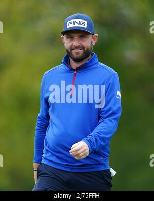 Andy Sullivan, de l'Angleterre, le 6th au cours du deuxième jour de Betfred British Masters au Belfry, Sutton Coldfield. Date de la photo: Vendredi 6 mai 2022. Banque D'Images