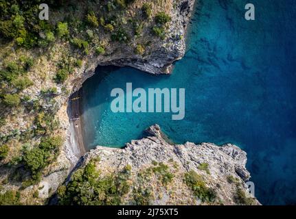 Magnifique baie cachée sur la côte ouest de l'Italie, Banque D'Images