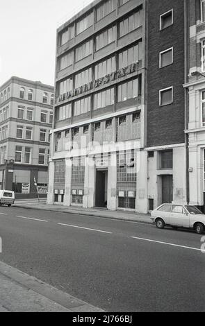 Siège du journal Morning Star au 75 Farringdon Road, Londres, Angleterre, le 1 septembre 1987. Fondé en 1930 en tant que Daily Worker par le Parti communiste de Grande-Bretagne, le journal a relancé en tant que Morning Star en 1966. Banque D'Images