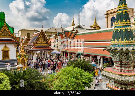 Galeries et cour du complexe du temple, Palais Royal, Grand Palais, Wat Phra Kaeo, Temple du Bouddha d'Émeraude, Bangkok, Thaïlande, Asie Banque D'Images