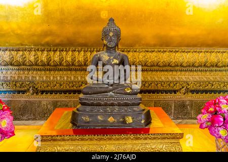 Statue de petit Bouddha, Viharn Phranorn, complexe du temple Wat Pho, Temple du Bouddha couché, Bangkok, Thaïlande, Asie Banque D'Images