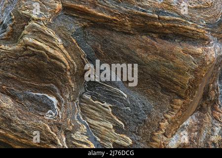 Structures colorées en roche, vallée de la Verzasca, Suisse, canton du Tessin Banque D'Images