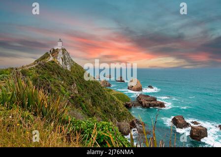 Célèbre paysage et phare à Nugget point, île du Sud de la Nouvelle-Zélande Banque D'Images