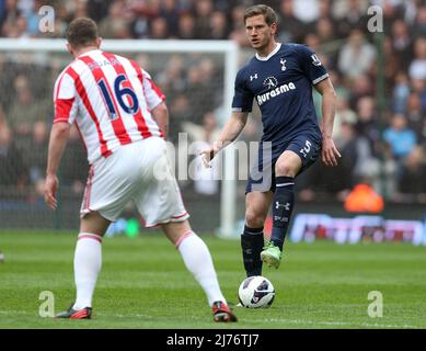 12 Mai 2013 - Soccer - Barclays Premier League - Stoke City vs Tottenham Hotspur - Jan Vertonghen de Tottenham Hotspur - photographe: Paul Roberts / Pathos. Banque D'Images