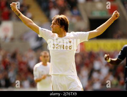 25th août 2012 - Premier League football - Swansea vs West Ham United. Michu de Swansea City célèbre le premier but de Swansea City marqué par Angel Rangel de Swansea City. Photographe: Paul Roberts / Pathos. Banque D'Images