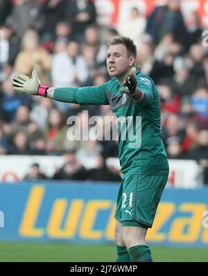 02 Mars 2013 - Soccer - Barclays Premiership football - Swansea City vs. Newcastle United - Robert Elliot de Newcastle United fait valoir un point - photo: Paul Roberts / Pathos. Banque D'Images