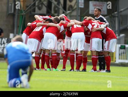 8th septembre 2012 - Npower League1 football - Swindon Town vs Leyton Orient. Rassemblement de Swindon Town avant le début. Photographe: Paul Roberts / Pathos. Banque D'Images