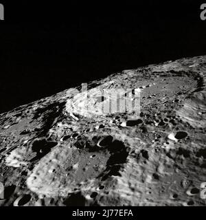 Cratères détaillés sur la Lune. Des éléments de cette image ont été fournis par la NASA. Banque D'Images