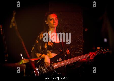 5 mai 2022, Milan, Milan, Italie: Enula, Nom de scène d'Enula Bareggi en concert au club Apollo de Milan. (Credit image: © Pamela Rovaris/Pacific Press via ZUMA Press Wire) Banque D'Images