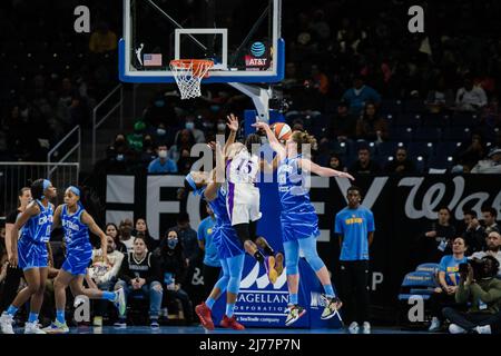 Brittney Sykes (15 Los Angeles Sparks) prend une mise à pied lors du match de basket-ball WNBA entre Chicago Sky et Los Angeles Sparks le vendredi 6th mai 2022 à Wintrust Arena, Chicago, États-Unis. (PAS D'UTILISATION COMMERCIALE) Shaina Benhiyoun/SPP Banque D'Images