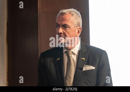 New York, NY - le 6 mai 2022 : le gouverneur du New Jersey Phil Murphy assiste au déjeuner de l'Assemblée de l'APR 100 au Pier 60, Chelsea Piers Banque D'Images