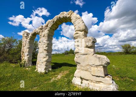 Les arches de Burnum, les ruines des arches romaines de Burnum, Croatie Banque D'Images