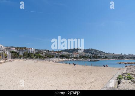 La plage de Cannes sur la Côte d'Azur Banque D'Images