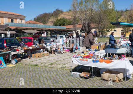 Marché de vente de voitures (Mercatino dell'Ustao con la Tua Auto) à Testaccio Rome Italie Banque D'Images