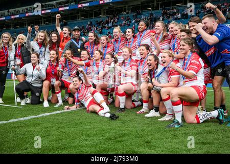 Leeds, Royaume-Uni. 07th mai 2022. GAGNANTS Saint Helens !!!!! Lors du match final de la coupe du défi Womens entre St Helens Women et Leeds Rhinos Women à Elland Road, Leeds, Angleterre, le 7 mai 2022. Photo de Simon Hall. Utilisation éditoriale uniquement, licence requise pour une utilisation commerciale. Aucune utilisation dans les Paris, les jeux ou les publications d'un seul club/ligue/joueur. Crédit : UK Sports pics Ltd/Alay Live News Banque D'Images