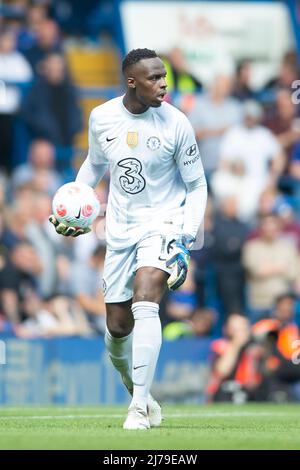 Londres, Royaume-Uni. 07th mai 2022. Édouard Mendy, de Chelsea, lors du match de la Premier League entre Chelsea et Wolverhampton Wanderers au pont Stamford, Londres, Angleterre, le 7 mai 2022. Photo de Salvio Calabre. Utilisation éditoriale uniquement, licence requise pour une utilisation commerciale. Aucune utilisation dans les Paris, les jeux ou les publications d'un seul club/ligue/joueur. Crédit : UK Sports pics Ltd/Alay Live News Banque D'Images