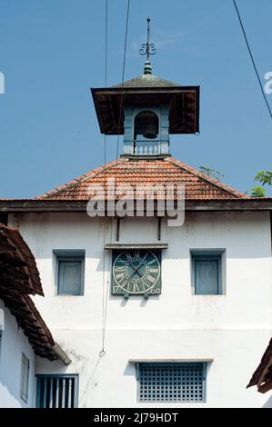 Tour d'horloge de la synagogue à Mattancherry Kochi état Kerala Inde 02 04 2010 Banque D'Images