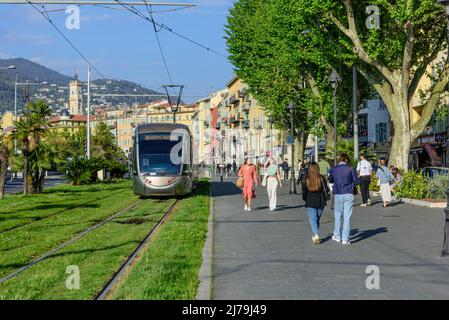 Nizza, moderne Straßenbahn, Linie 1, BD Jean Jaures // Nice, tramway moderne, ligne 1, BD Jean Jaures Banque D'Images