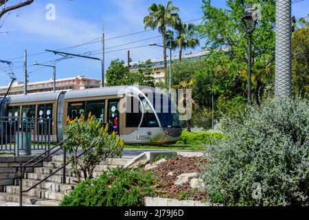 Nizza, moderne Straßenbahn, Linie 1, BD Jean Jaures // Nice, tramway moderne, ligne 1, BD Jean Jaures Banque D'Images