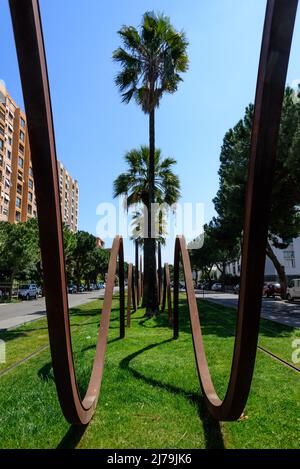 Nizza, moderne Straßenbahn, Linie 2, BD Paul Montel, Philippe Ramette, Eloge du placement, 2018 // Nice, tramway moderne, ligne 2, BD Paul Montel, Phi Banque D'Images