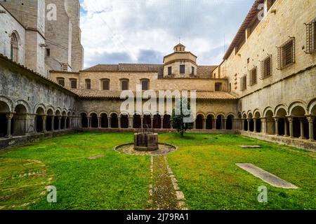 Le cloître roman de la cathédrale de Gérone - Cathédrale de Sainte Marie de Gérone - Espagne Banque D'Images