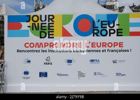 Le samedi 7 mai, une Journée de l'Europe a été organisée sur la place en face de l'Hôtel de ville de Paris, avec des stands pour les ONG et une salle de conférence Banque D'Images