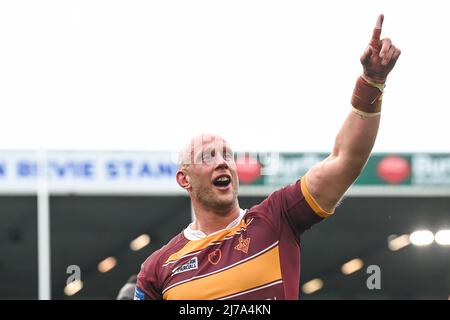 Chris Hill (8) de Huddersfield Giants célèbre à la fin du match Banque D'Images