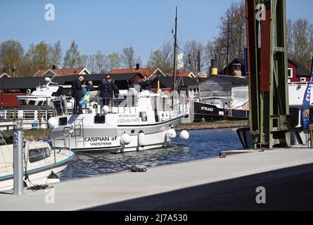 Mardi, la saison anniversaire a été inaugurée sur le canal de Göta dans l'ancien atelier de Motala (en suédois: Gamla Motala verkstad), Motala, Suède, avec des discours, des découpes de ruban et le salut habituel de canon. En 2022, il y aura 200 ans que le canal de Göta a été ouvert à la circulation sur la ligne occidentale, et 190 ans que tout le canal de Göta a été achevé et inauguré. 20 ans de dur labeur ont été écoulés et les bateaux pourraient commencer à naviguer à travers la Suède au lieu de se déplacer. Banque D'Images