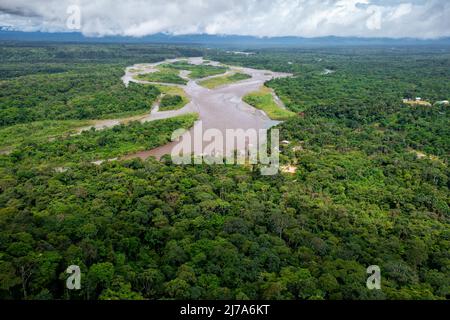 Equateur Amazonie d'en haut. Rivière Pastaza, près du point de vue de l'indichuri. Puyo, Équateur, Amérique du Sud. Banque D'Images