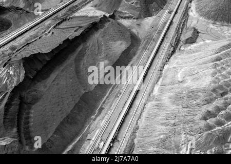 Vue aérienne de la mine de charbon. Industrie extractive pour le charbon noir, vue de dessus de drone aérien. Banque D'Images